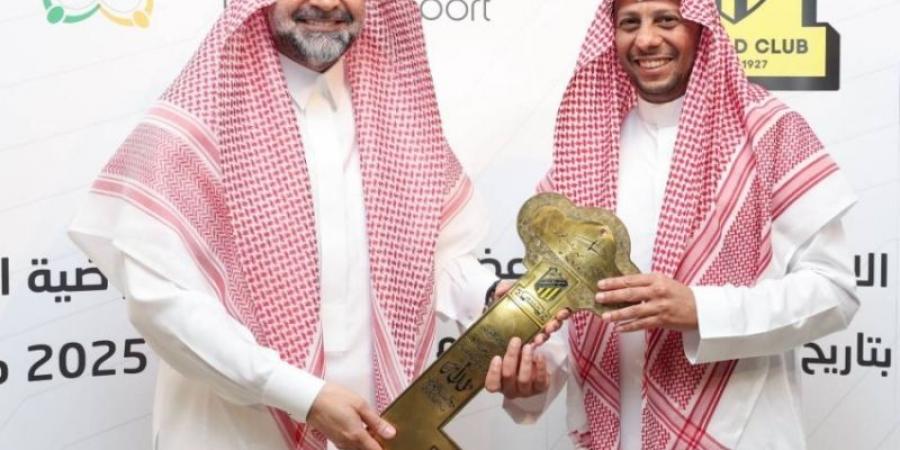 الجمعية العمومية تزكي فهد سندي رئيساً للعميد