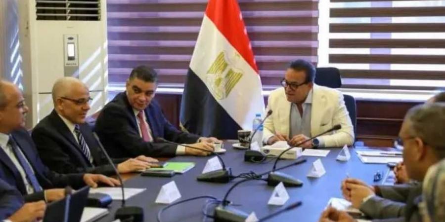 الصحة تبحث مع هيئة الشراء الموحد وشركة جريفلز إيجيبت توطين صناعة مشتقات البلازما