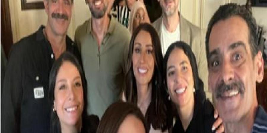 أسرة فيلم "طلقني" تقترب من رفع شعار فركش