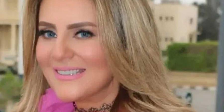 بعد تحويل بدرية طلبة للتحقيق.. رانيا محمود ياسين للجمهور: لا تخلطوا الأوراق