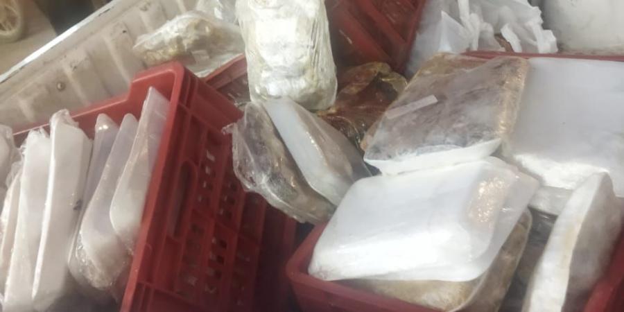 ضبط 363 كيلو لحوم ودواجن فاسدة في مطاعم أبنوب..صور