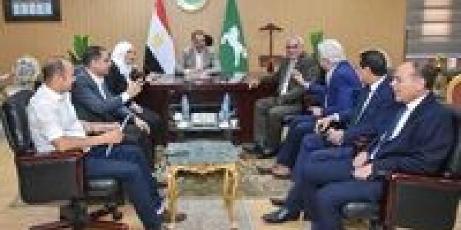 محافظ الشرقية يلتقي نواب البرلمان لبحث مشاكل المواطنين وتقديم أفضل الخدمات