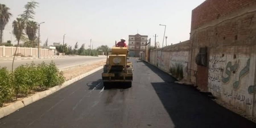 رصف شوارع التل الكبير بالإسماعيلية..صور