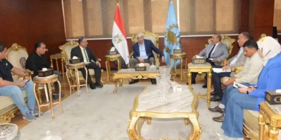 محافظ الغربية يترأس اجتماعا موسعا لتذليل معوقات مشروعات مياه الشرب والصرف الصحي بزفتى