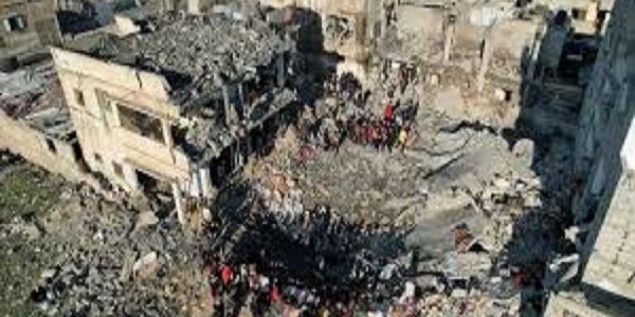 قصف مكثف على غزة وخان يونس وعمليات نزوح متواصلة