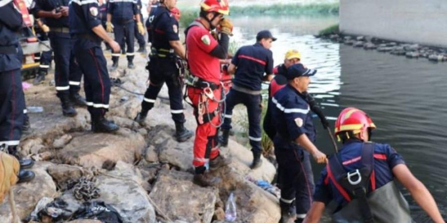 مصرع 18 شخصًا وإصابة آخرين في حادث سقوط حافلة بالجزائر