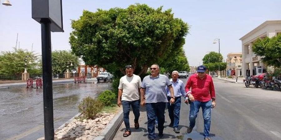 رفع 700 طن مخلفات خلال أسبوع بإسنا جنوب الأقصر