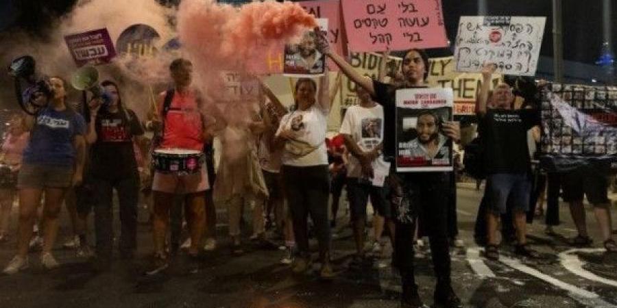 عائلات أسرى الاحتلال تدعو لمظاهرات في تل أبيب والقدس قبل بدء الإضراب