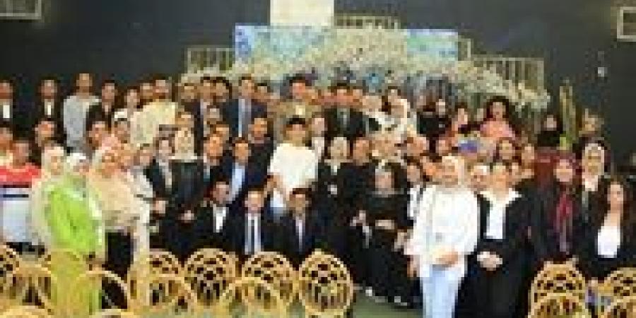 نائب محافظ سوهاج يلتقي عدداً من شباب المحافظة ويؤكد دعم الدولة لتمكينهم