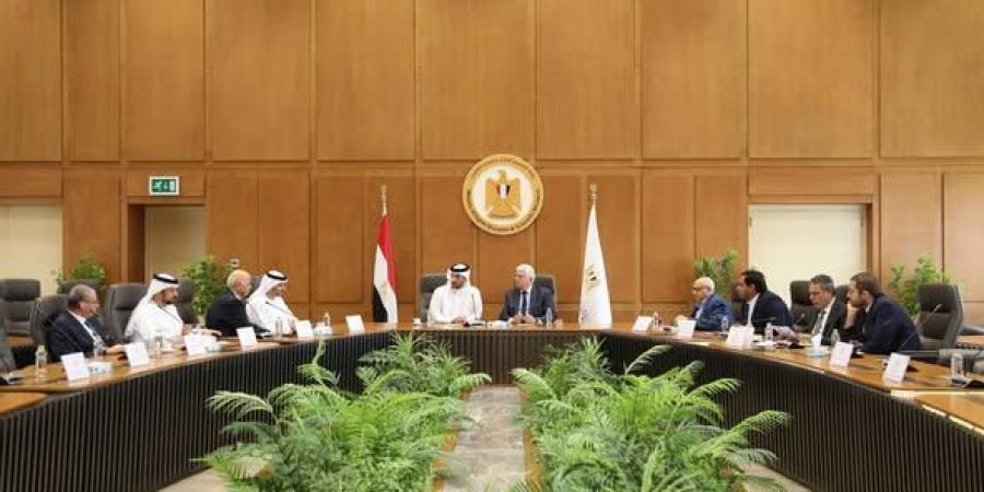 وزير التعليم العالي يبحث سبل التعاون مع نائب حاكم الشارقة ورئيس الجامعة 