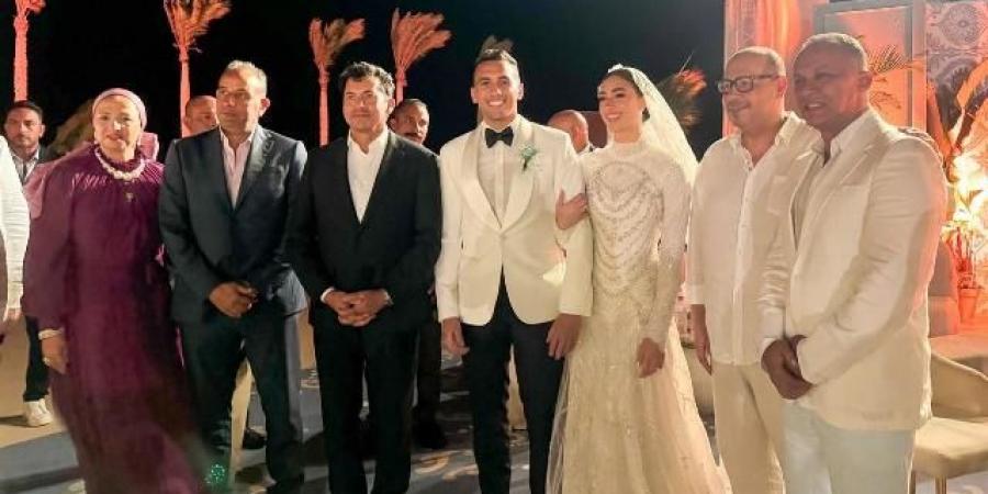 صبحي وإدريس يشاركان البطل الأولمبي أحمد الجندي فرحة زفافه