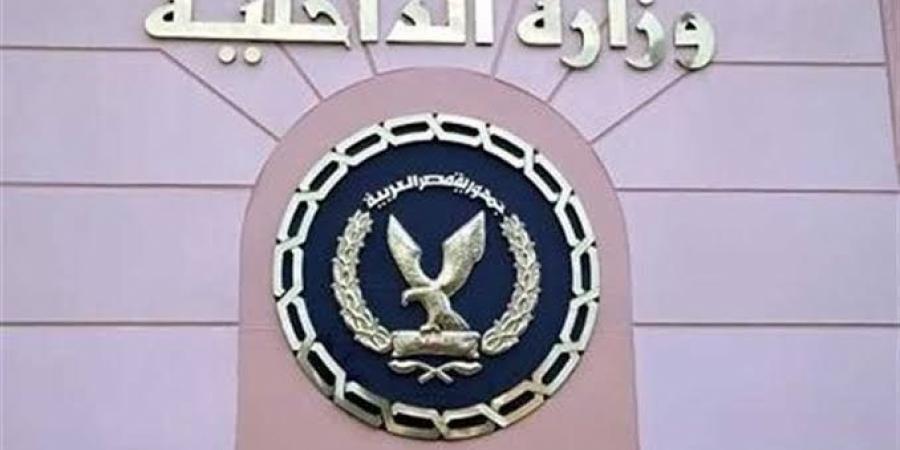 أمن المنوفية ينقذ شخصا من داخل مصعد بأحد المولات 