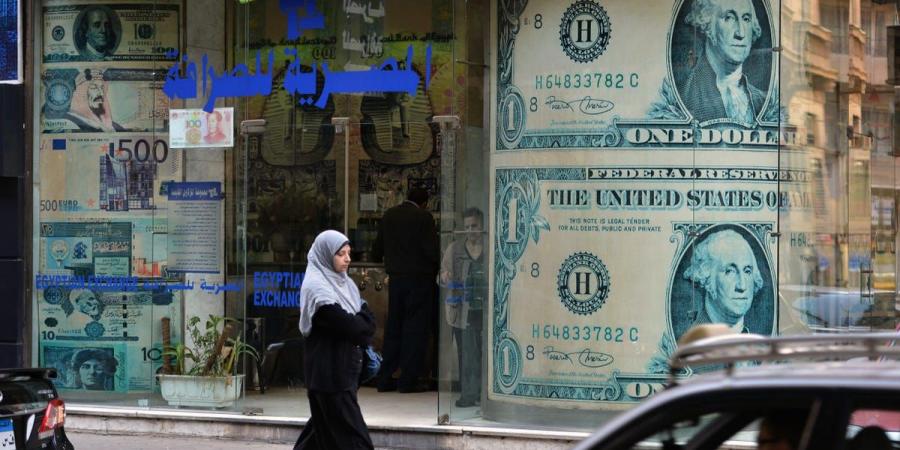 الدولار يتراجع بنحو 5% مقابل الجنيه خلال أغسطس مقارنة ببداية 2025