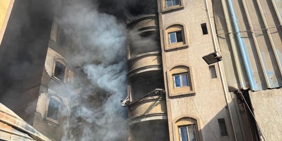 محافظ القاهرة يشكل لجنة هندسية لبيان مدى تأثر عقار حريق بولاق أبو العلا