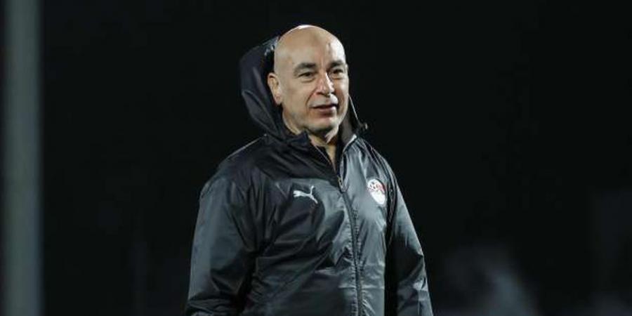 خالد الغندور: حسام حسن طلب غلق استاد القاهرة 10 أيام لأجل المنتخب
