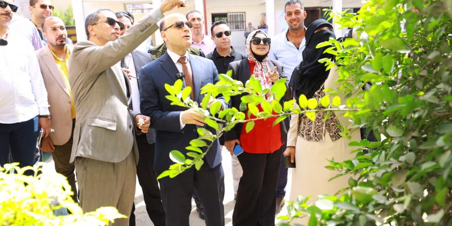 "عبد المعطى" يدشن مبادرة لزراعة الأشجار المثمرة