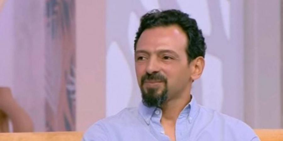 وصول جثمان تيمور تيمور لمسجد المشير.. وكريم الشناوي أول الحضور