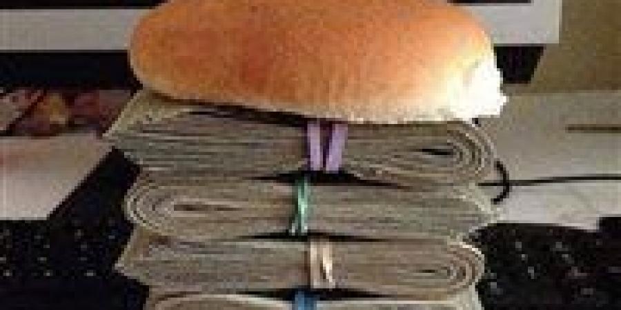ما وراء السوشيال ميديا ..الفلوس اللي بتضحكلك وبتخرب الدنيا