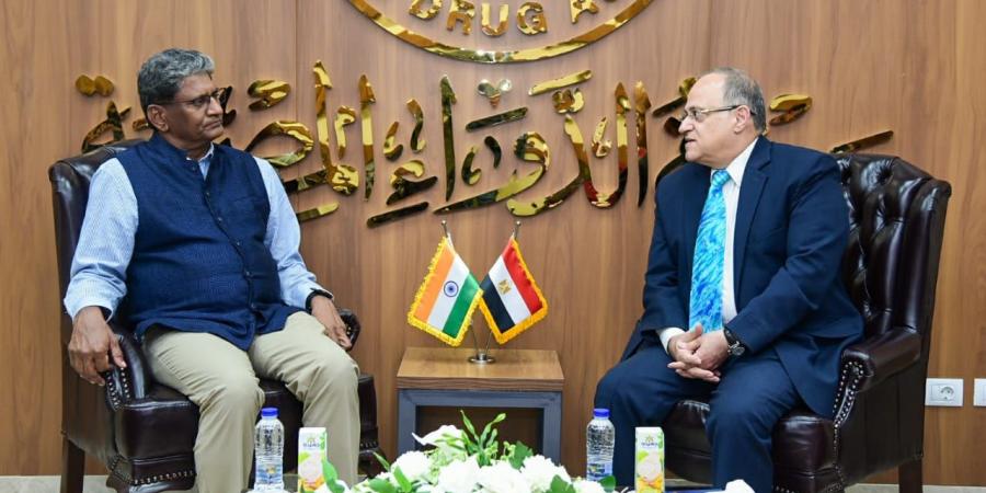 رئيس هيئة الدواء يبحث مع سفير الهند بالقاهرة تعزيز التعاون الدوائي 