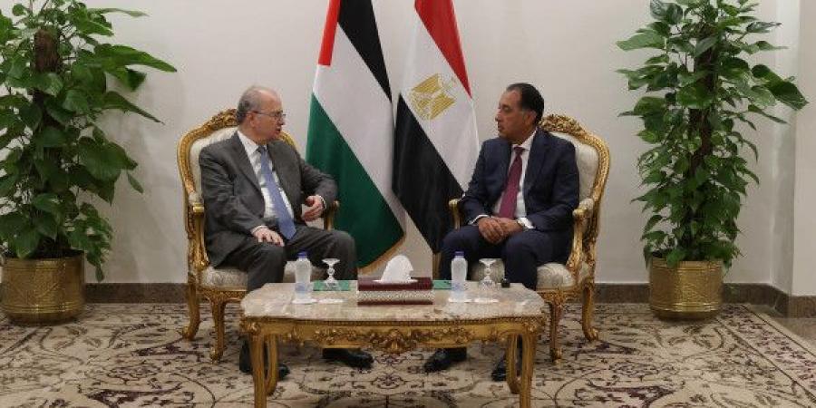 مصطفى يبحث في مصر جهود وقف حرب غزة وتكثيف الإغاثة والخطط التنفيذية لإعادة الإعمار
