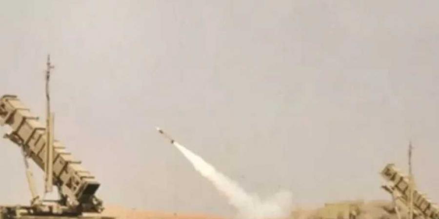 الحوثيون: استهداف مطار بن جوريون بإسرائيل بصاروخ باليستي فرط صوتي