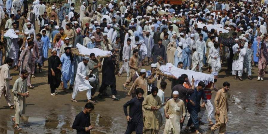 دمار هائل ومئات الضحايا.. مشاهد مرعبة من فيضانات باكستان وعدد الضحايا يرتفع لـ 350