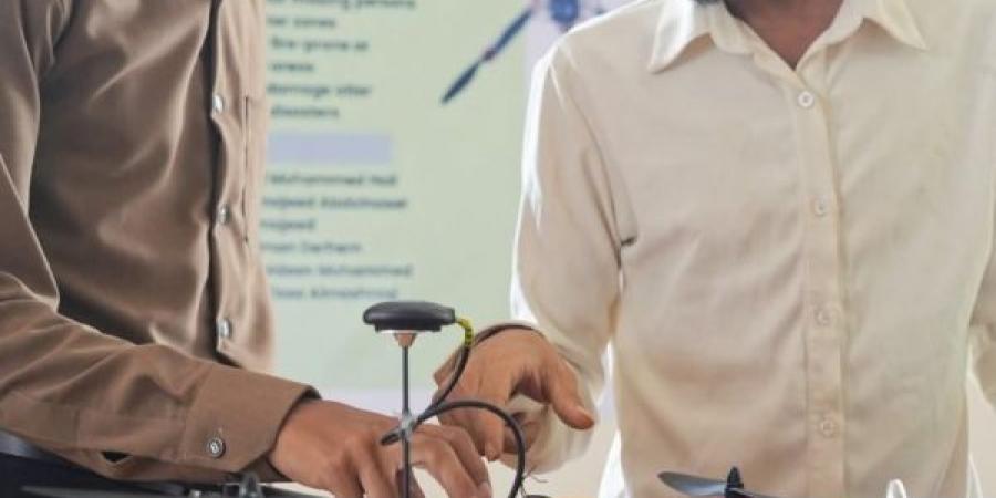 طلاب الهندسة بجامعة تعز ينجحون في تصنيع أول طائرة "درون" محلية الصنع
