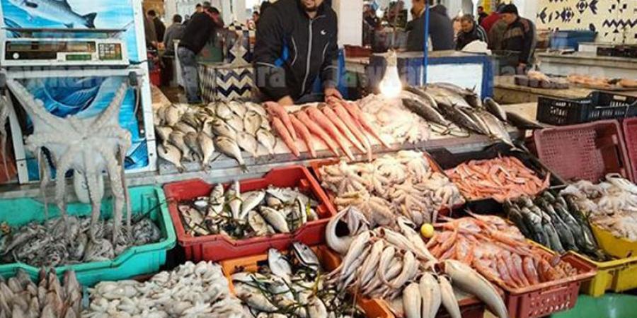 صفاقس...من الصبارس الى الشلبة والميلة والكرشو والمداس.. اقبال كبير على «حوت اوت» في سوق باب الجبلي
