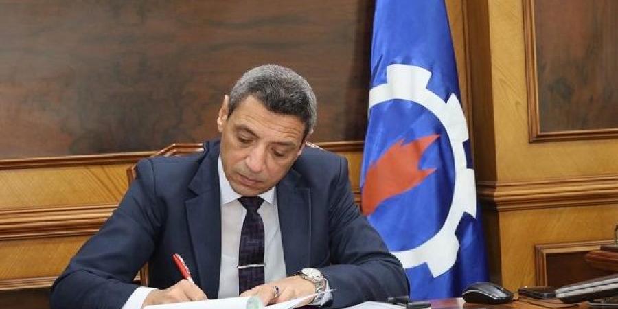 محافظ السويس يقرر تخفيض درجات القبول بالثانوي العام والفني لاستيع