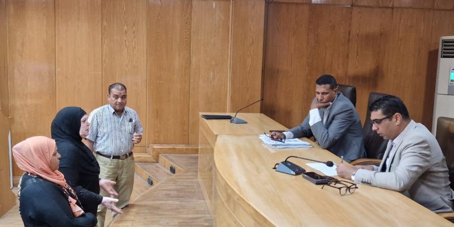 39 طلباً وشكوى أمام نائب محافظ الأقصر فى اليوم المفتوح