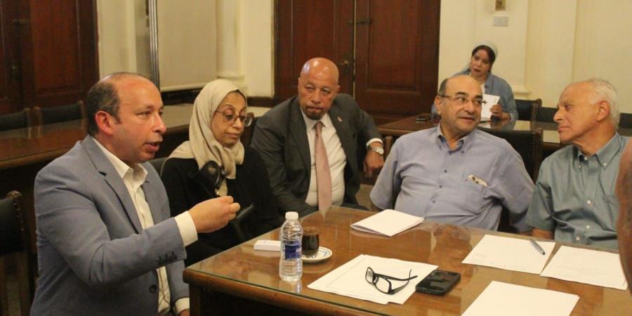 "طب قصر العيني" تبحث استراتيجية زراعة الأعضاء وتضع توصيات شاملة