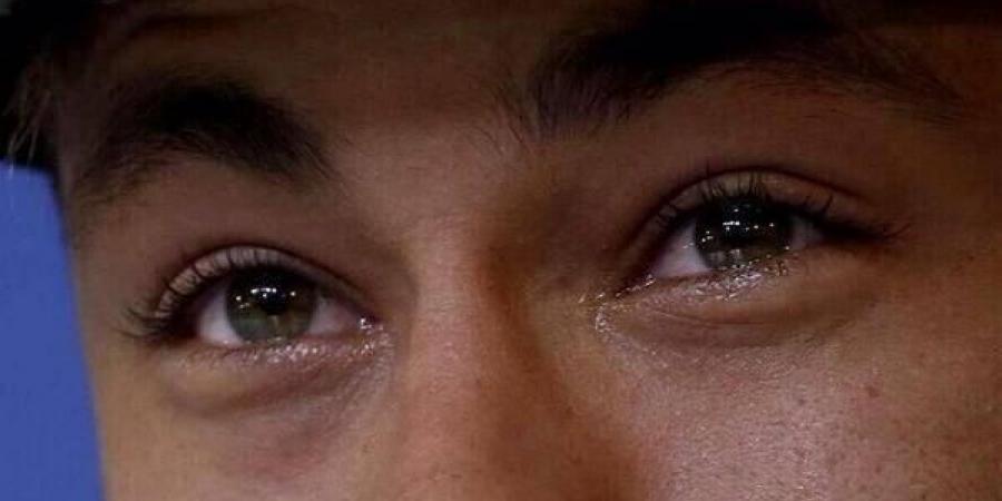 أكثر من مجرد أب.. نجل نيمار يرفع معنويات والده بعد فضيحة السداسية