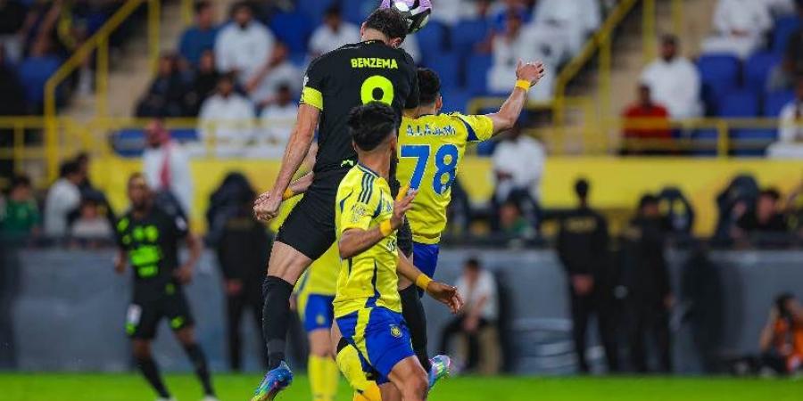 هدفان وطرد| شاهد ملخص الشوط الأول من مبارة النصر واتحاد جدة