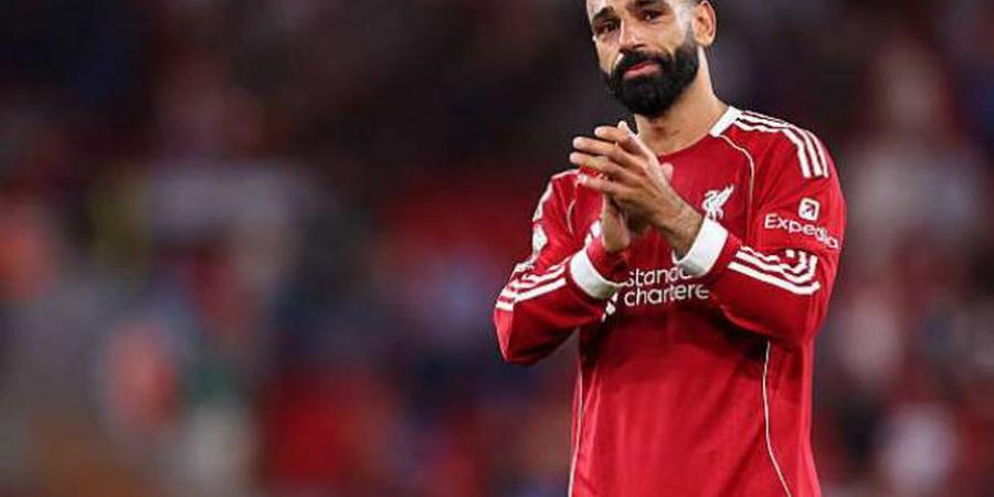 طرح قمصان تحمل رسالة محمد صلاح عن «بيليه فلسطين» في إنجلترا