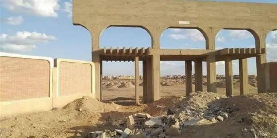 وزارة الإسكان توقف إنشاء 24 ملعباً للزمالك