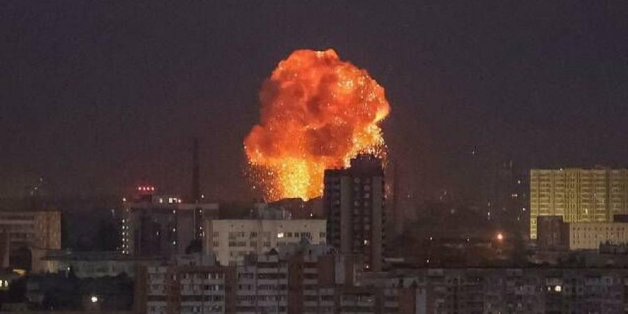 روسيا: مسيرات أوكرانية تشعل حريقا بمصفاة نفط بفولجوجراد