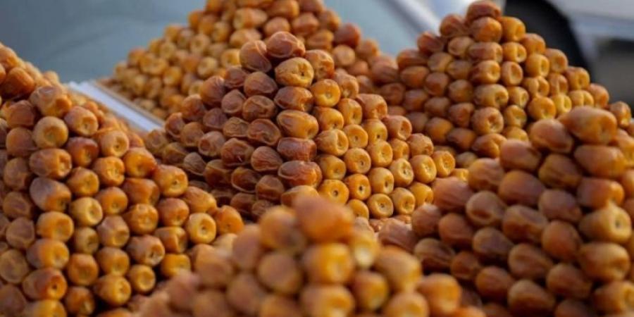 تجارة التمور.. نشاط موسمي ينعش الحركة الاقتصادية في القصيم