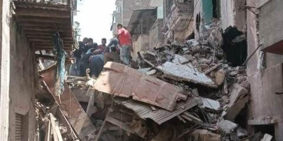  وفاة 3 أشخاص و7 مصابين فى  حادث انهيار منزل بالزقازيق 