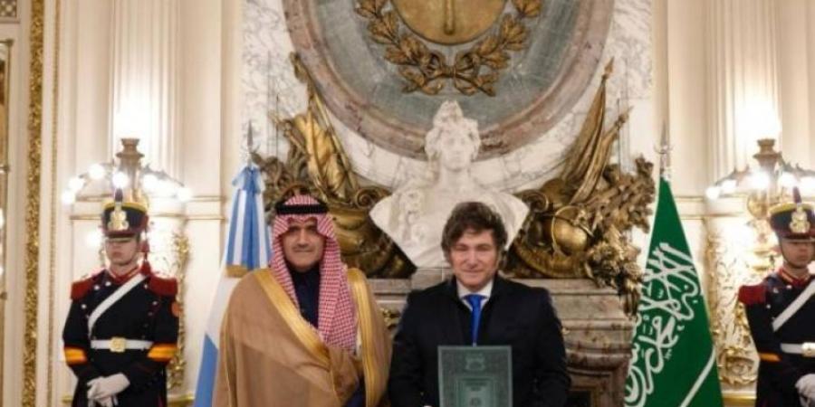 السفير الغامدي يسلّم أوراق اعتماده لرئيس جمهورية الأرجنتين