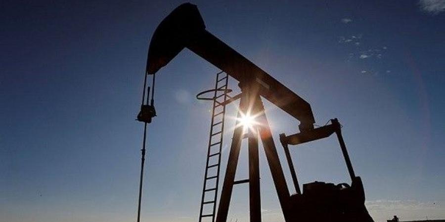 النفط يواصل مكاسبه بدعم من مؤشرات على قوة الطلب في أمريكا