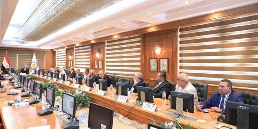 المجلس الأعلى لشئون خدمة المجتمع وتنمية البيئة يعقد اجتماعه الدوري