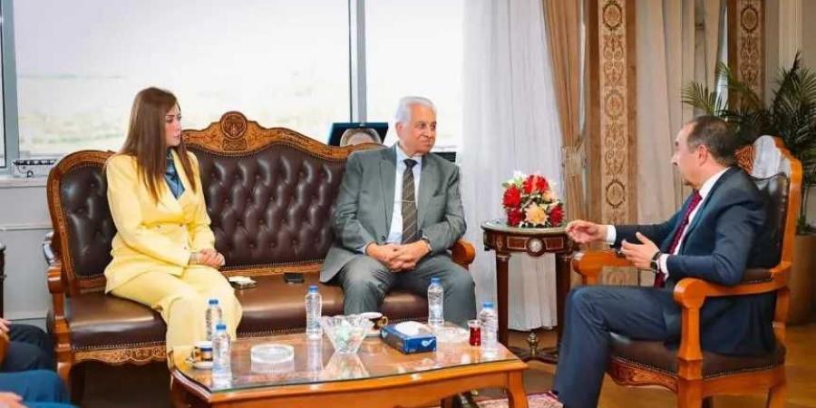 وزير قطاع الأعمال: الاستثمار في رأس المال البشري الركيزة الأساسية للنجاح