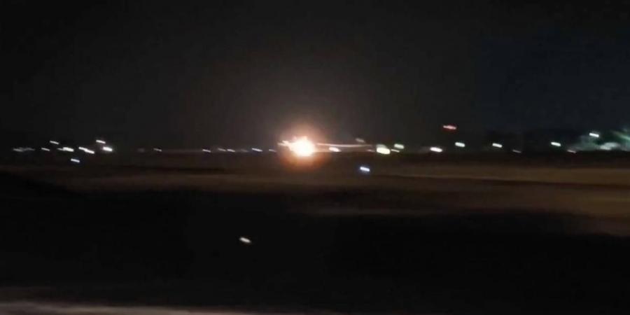 تحطم طائرة عسكرية ماليزية أثناء إقلاعها من قاعدة كوانتان (فيديو)
