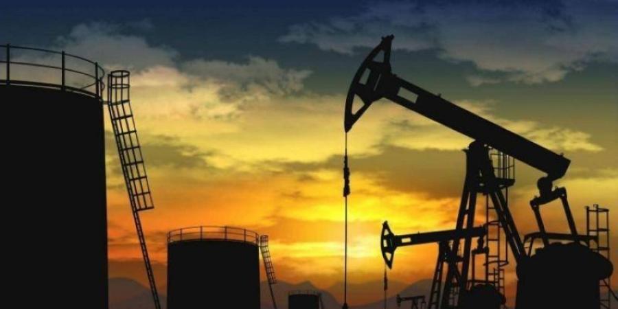 النفط يرتفع مع استمرار محادثات السلام