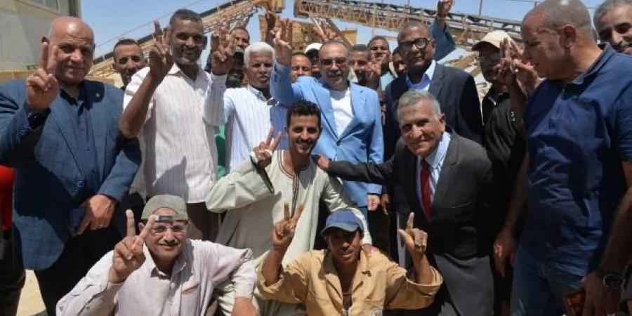 تشغيل تجريبي لمحطة تكسير المواد المحجرية بأسيوط