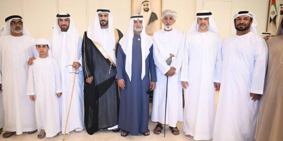 نهيان بن مبارك يحضر أفراح الظاهري والعرياني في العين