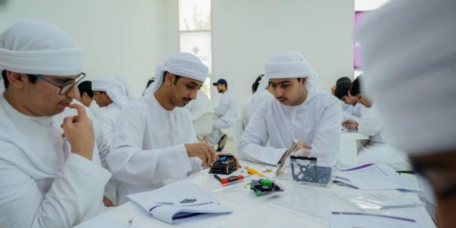 شاب إماراتي يطلق شركة تعليم في مجال الفضاء