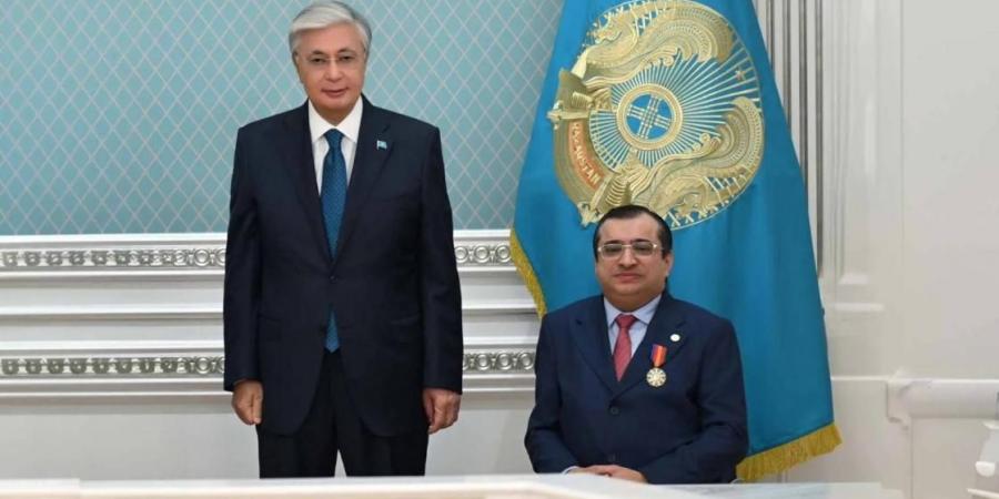 رئيس كازاخستان يمنح ماجد العصيمي «وسام الصداقة»