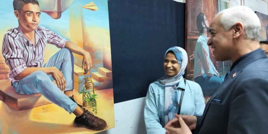 تجليات ذاتية".. معرض فني بكلية التربية النوعية بجامعة أسيوط