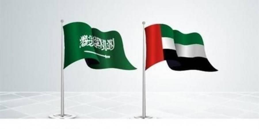 مغامرون خليجيون يرفعون علمي الإمارات والسعودية على أعلى قمة في أوروبا